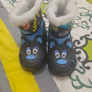 چکمه بچگانه