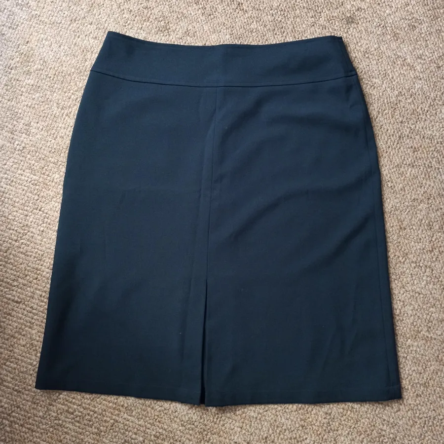 دامن سرمه‌ای