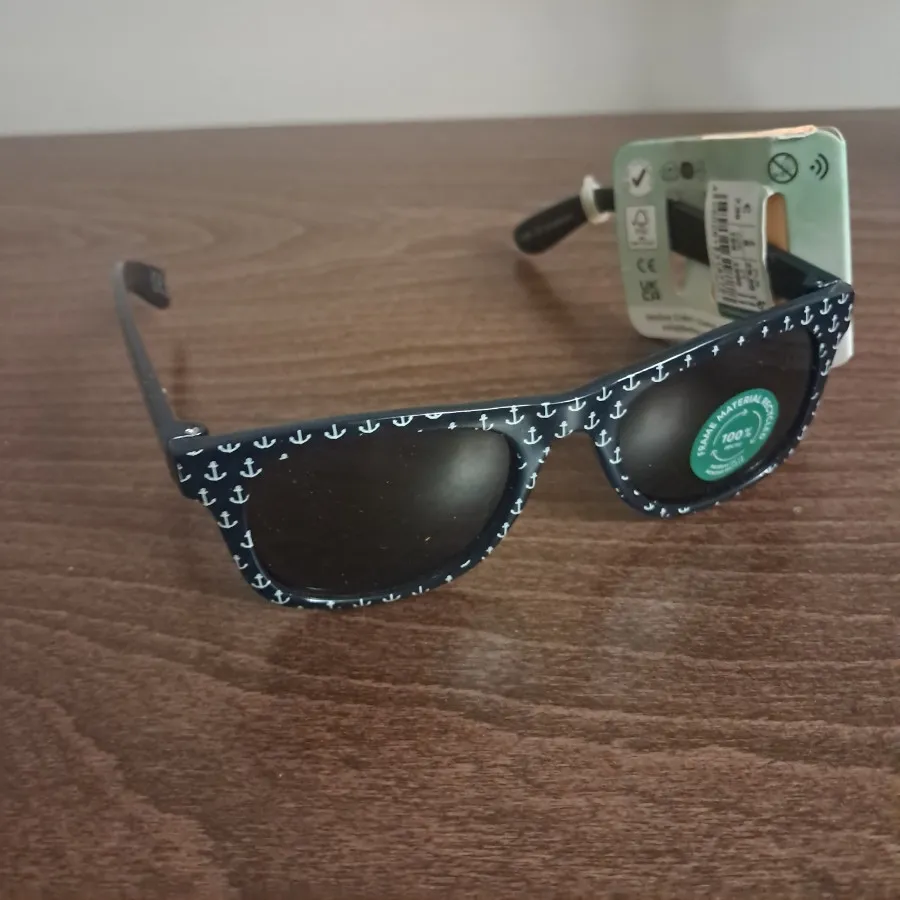 عینک آفتابی بچکاته