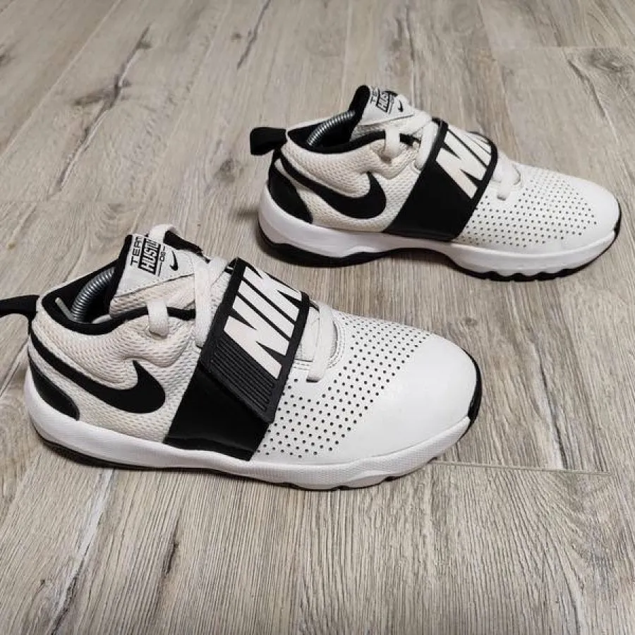 کفش کتانی نایکی