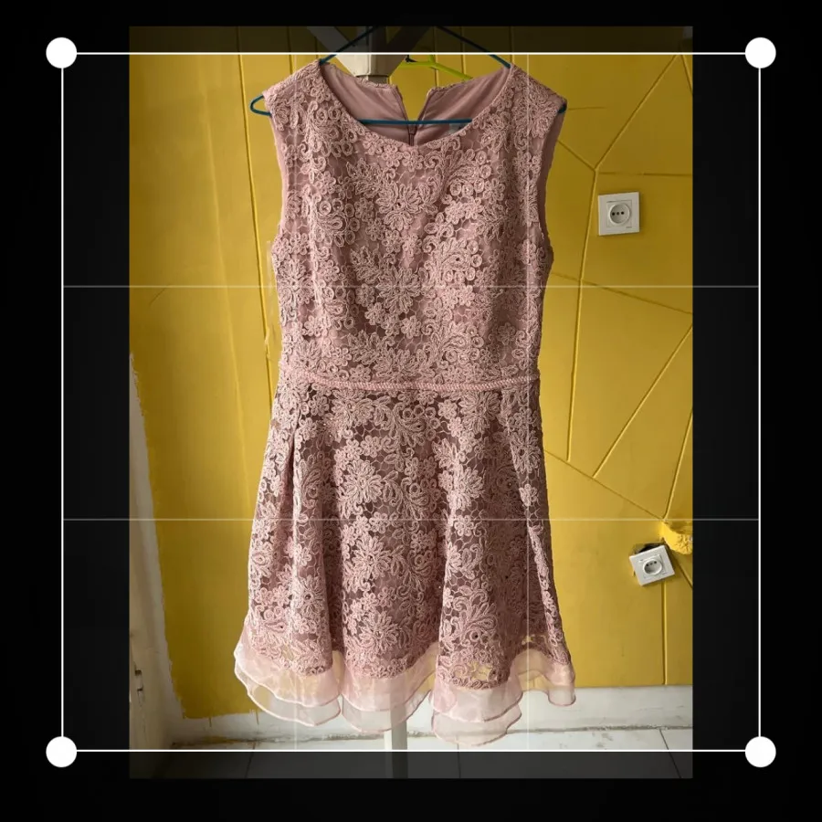 پیراهن صورتی مجلسی