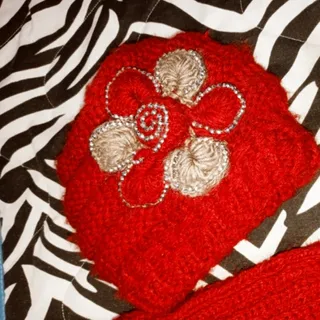 کلاه شال گردن قرمز تو