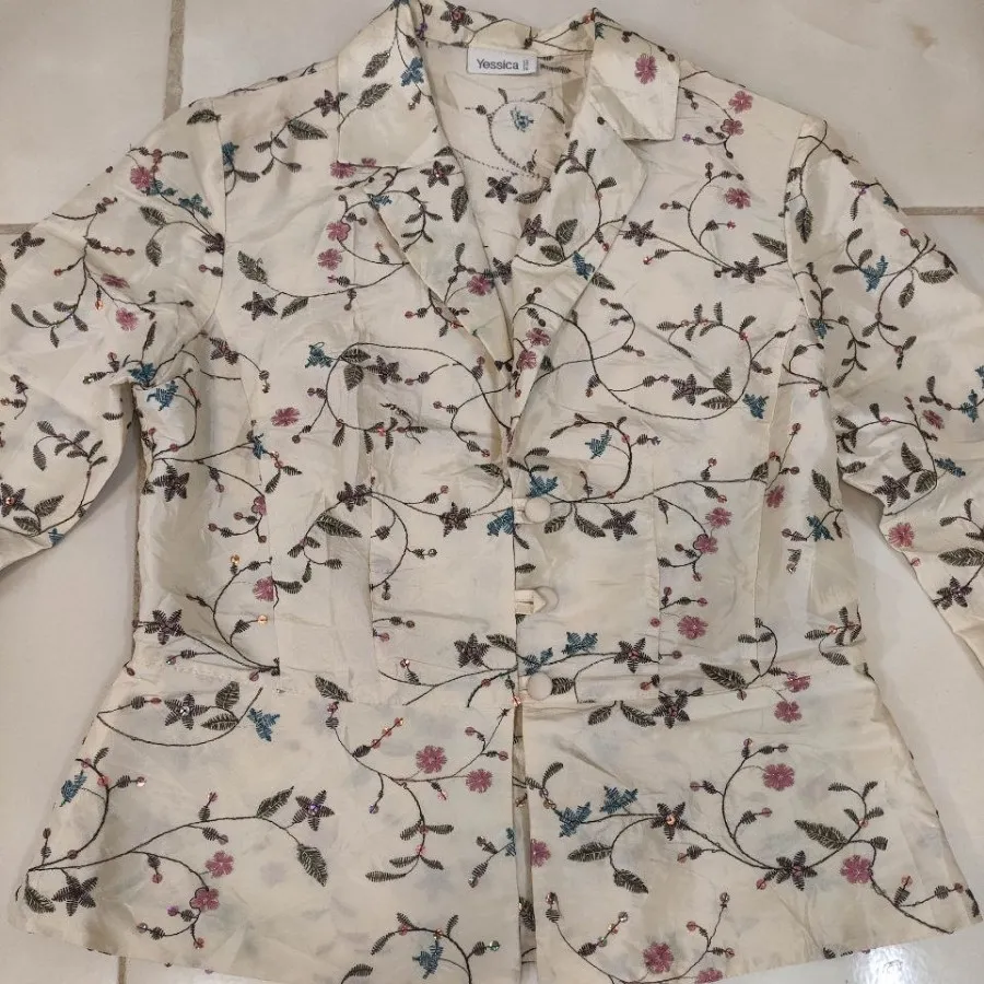 کت زنانه گلدوزی