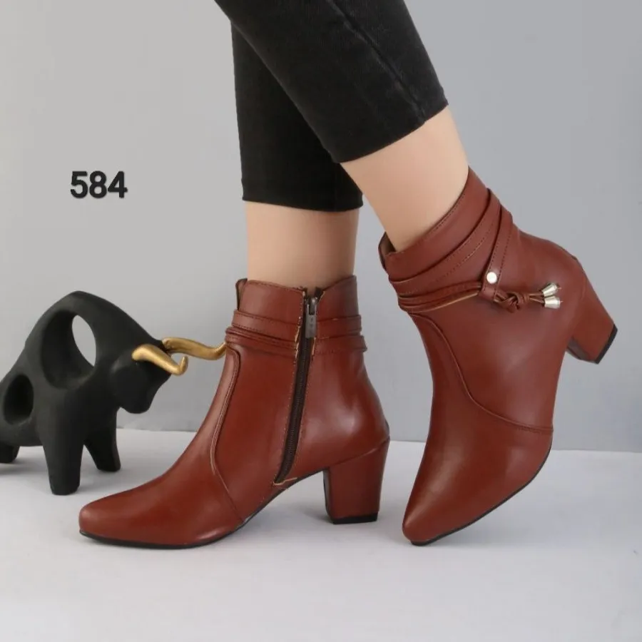 نیم بوت پاشنه دار