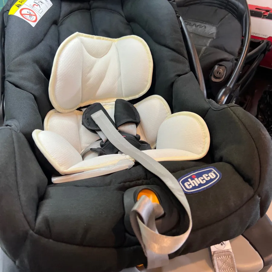 کالسکه و کریرر chicco