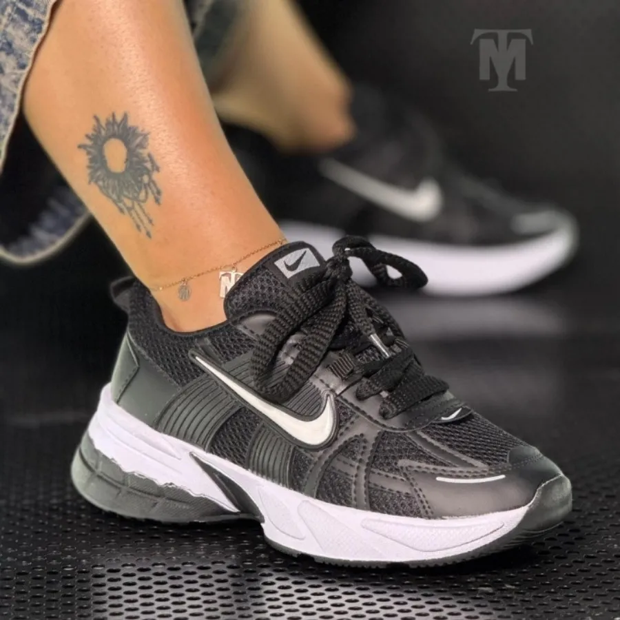 کفش کتونی نایک شیک