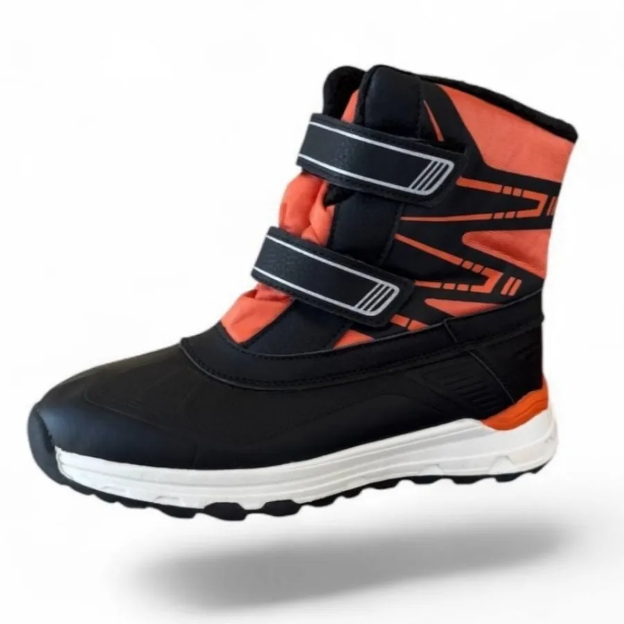 چکمه بچه گانه