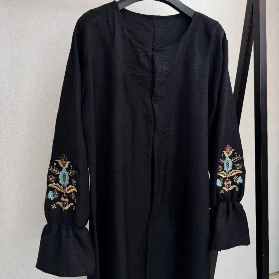 مانتو ابروبادی گلدوزی شده