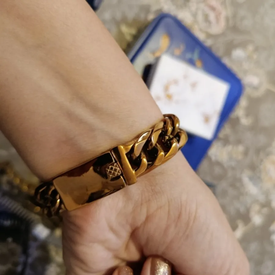 دستبند کارتیر