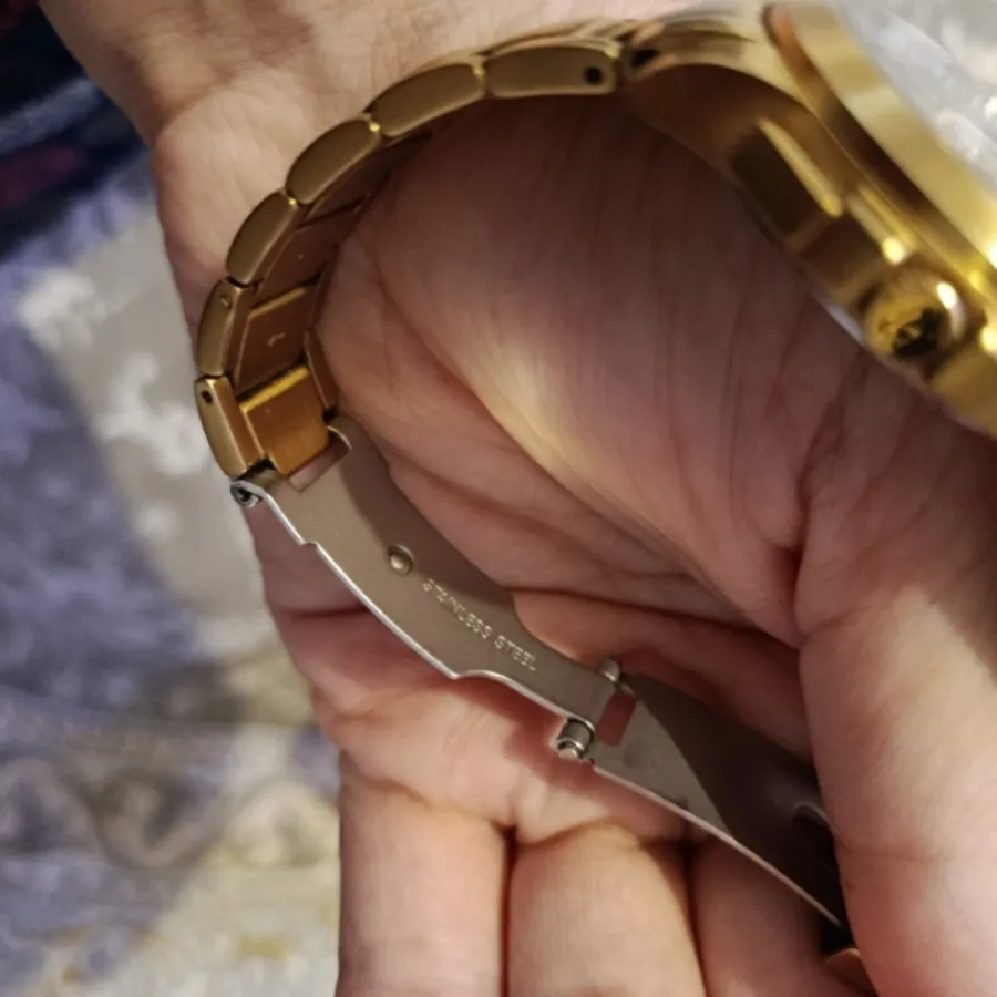 ساعت رومانسون