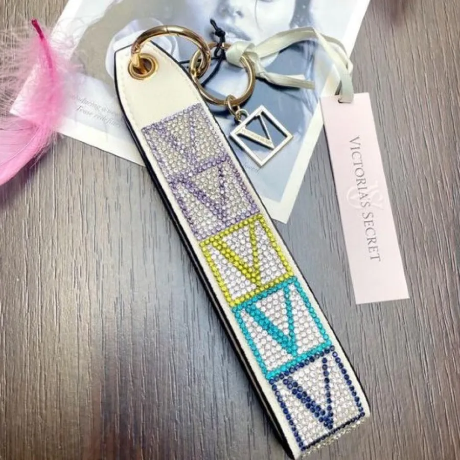 جاکلیدی ویکتوریا سکرت