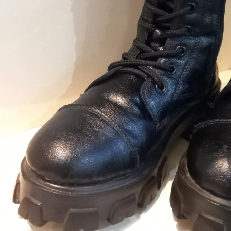 بوت ساقدار ورساچی