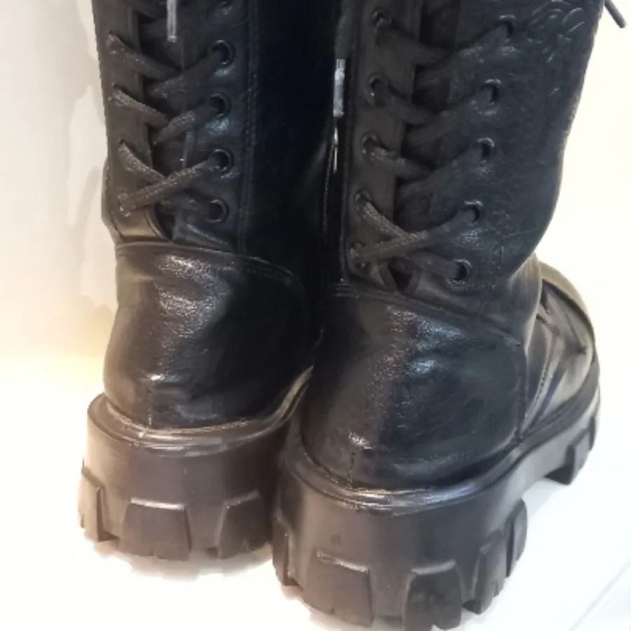 بوت ساقدار ورساچی