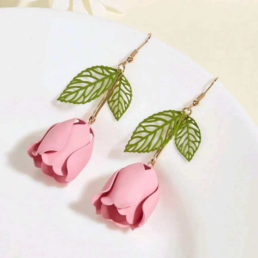 گوشواره آویز لاله