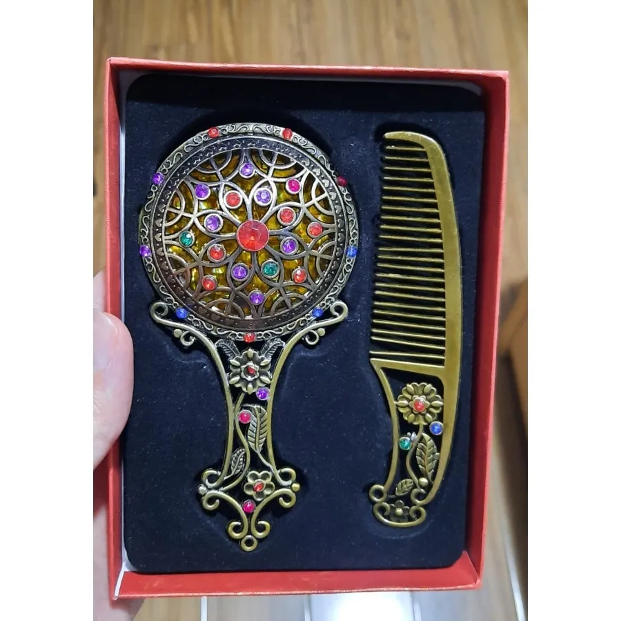 ست آینه و شانه کار شده