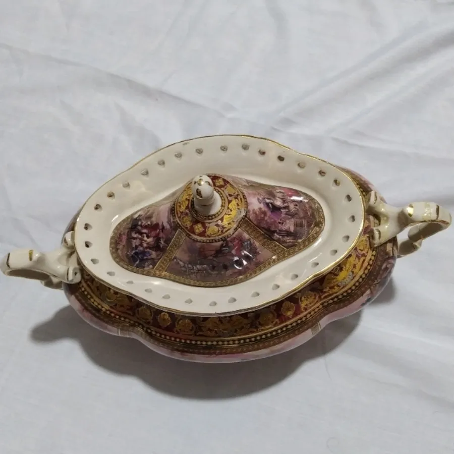 ظرف آنتیک خیلی خاص