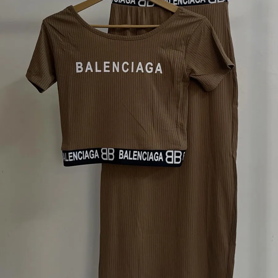 نیم تنه دامن بالنسیگا