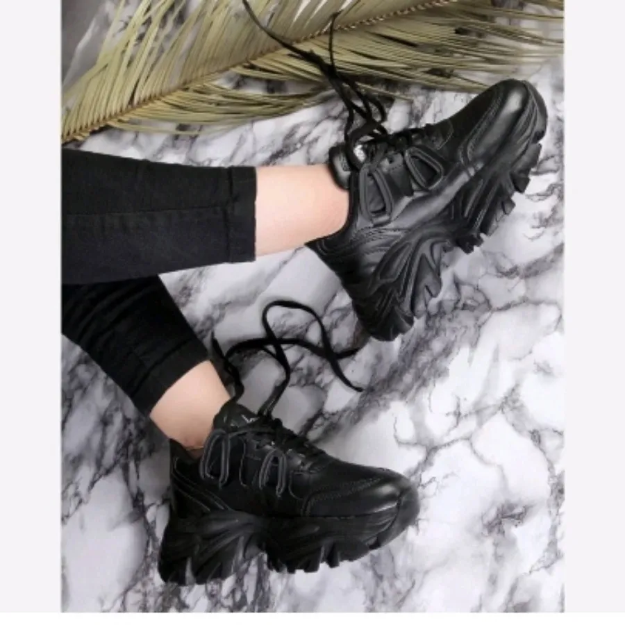 کفش کتونی جدید