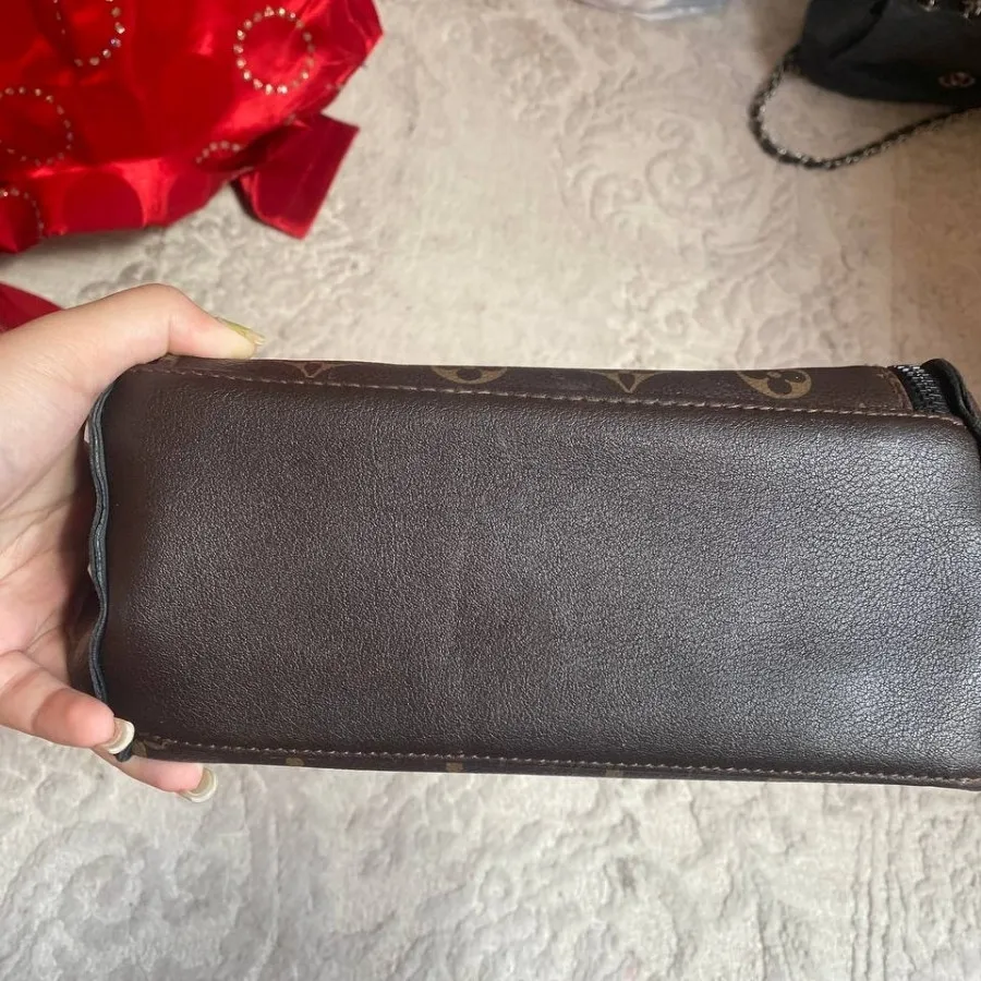 کیف قهوه ای