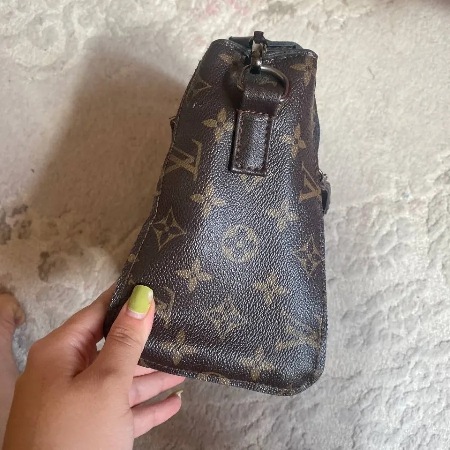 کیف قهوه ای