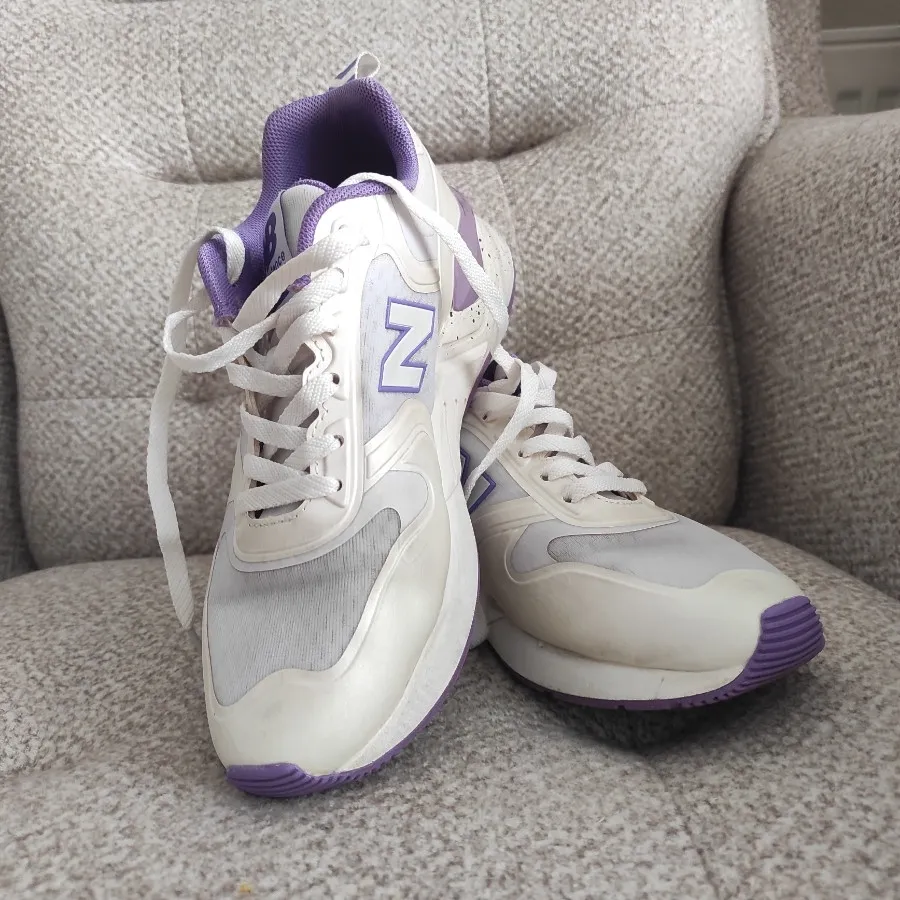 کفش اسپورت دانشجویی