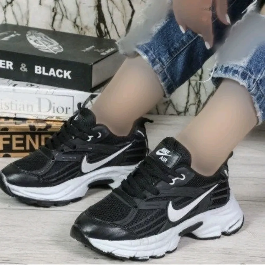 کفش کتونی جدید