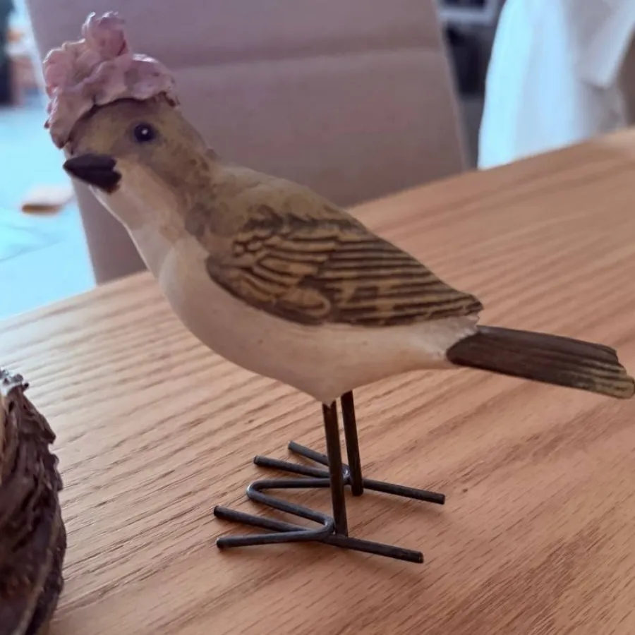 گلدان  و مجسمه گنجشک