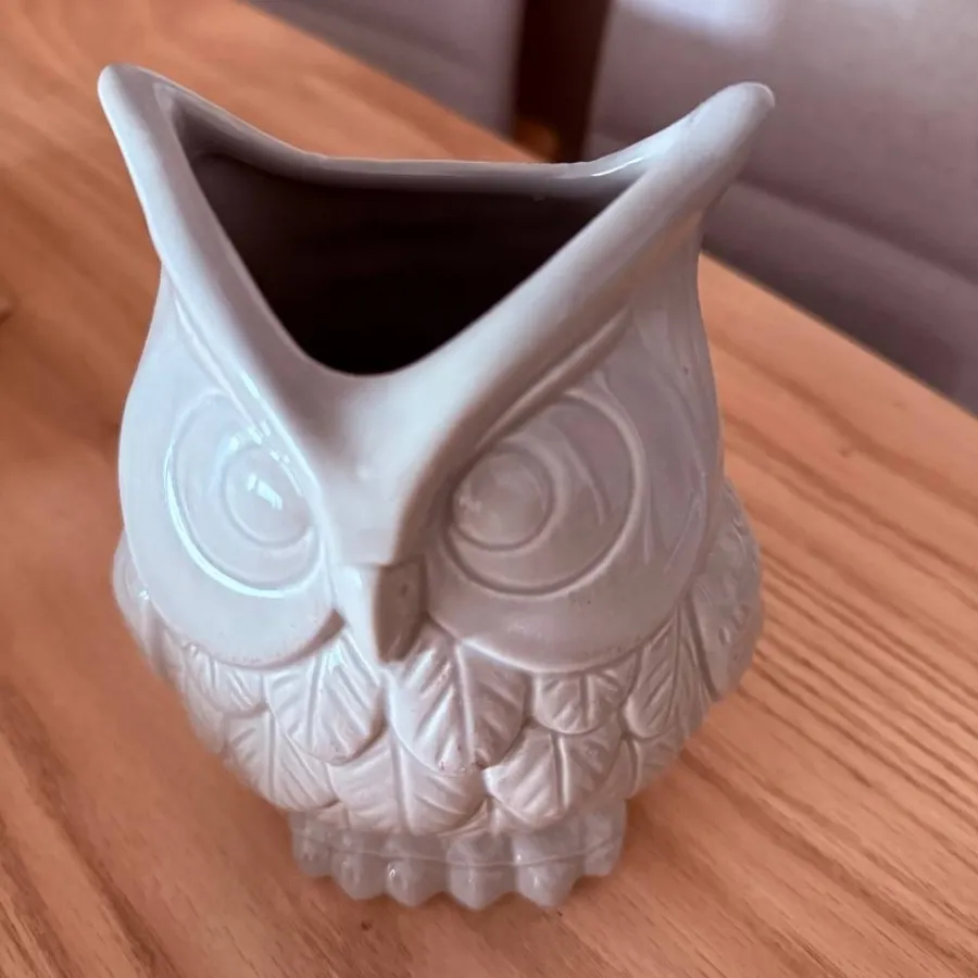 گلدان و مجسمه