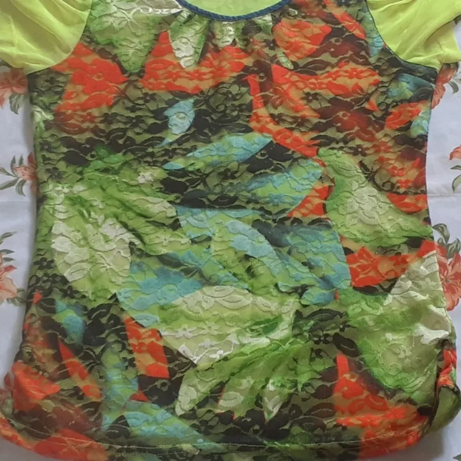 بلوز آستین کوتاه