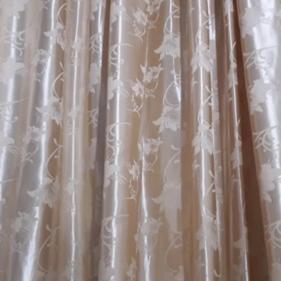 پرده ساتن لیمویی تمیز