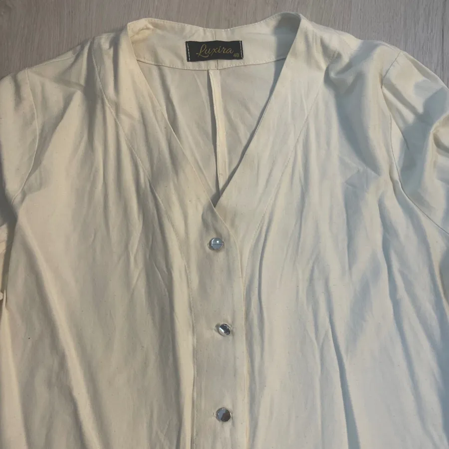 شومیز زنانه شیری