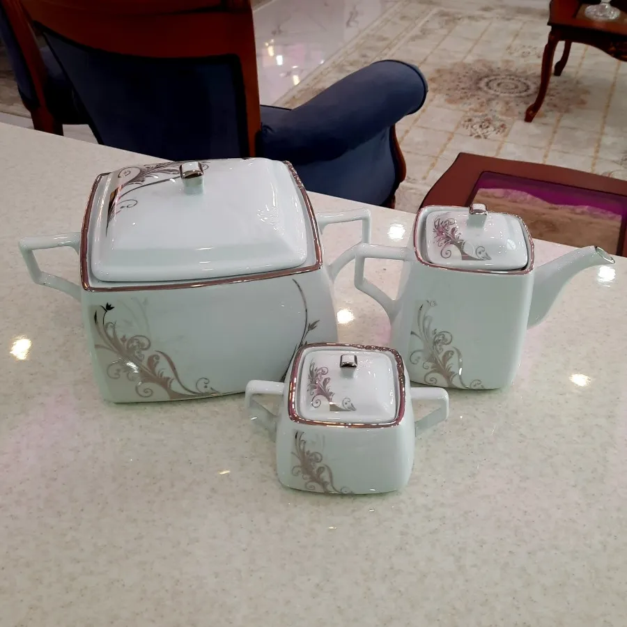 سوپ خوری و قوری و قندون