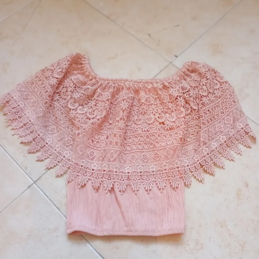 تاپ وکراپ زنانه