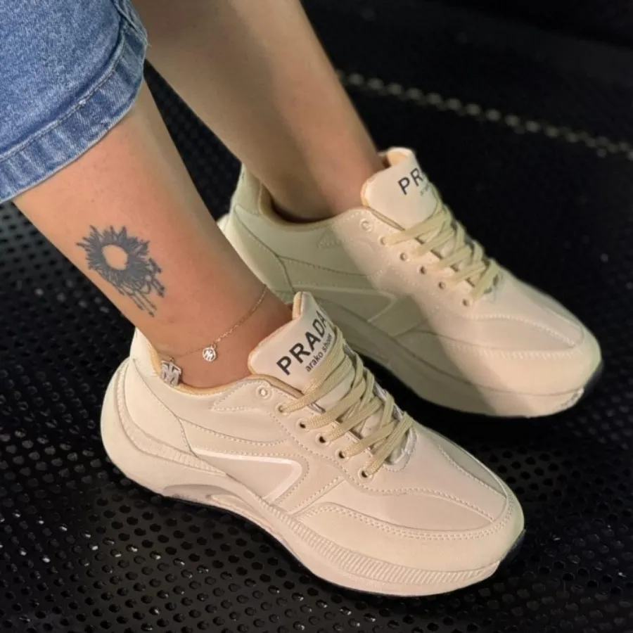 کفش کتونی پرادا رنگ کرم