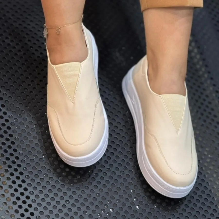 کفش راحتی بیسیک شیک