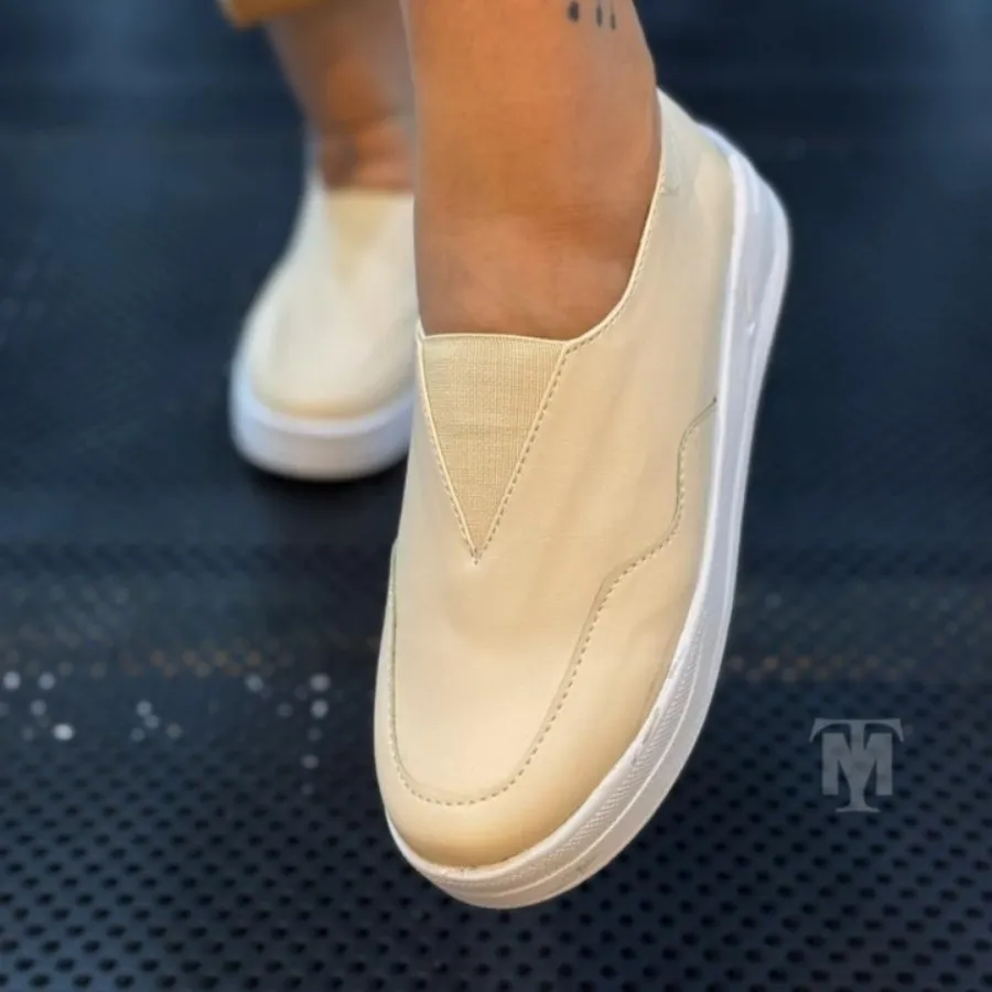 کفش راحتی بیسیک شیک