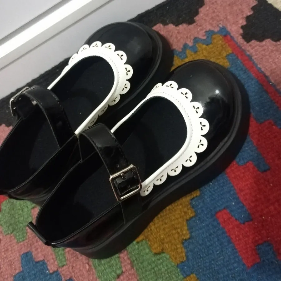 کفش انیمه ای