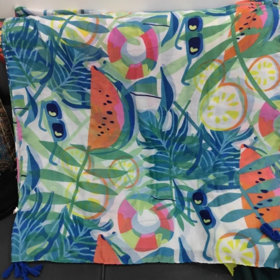 تعدادی شال کاملا نو