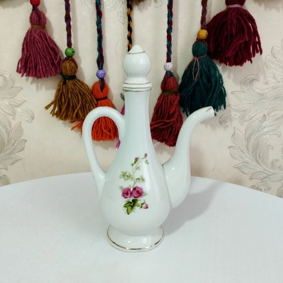 گلابدان گلسرخی