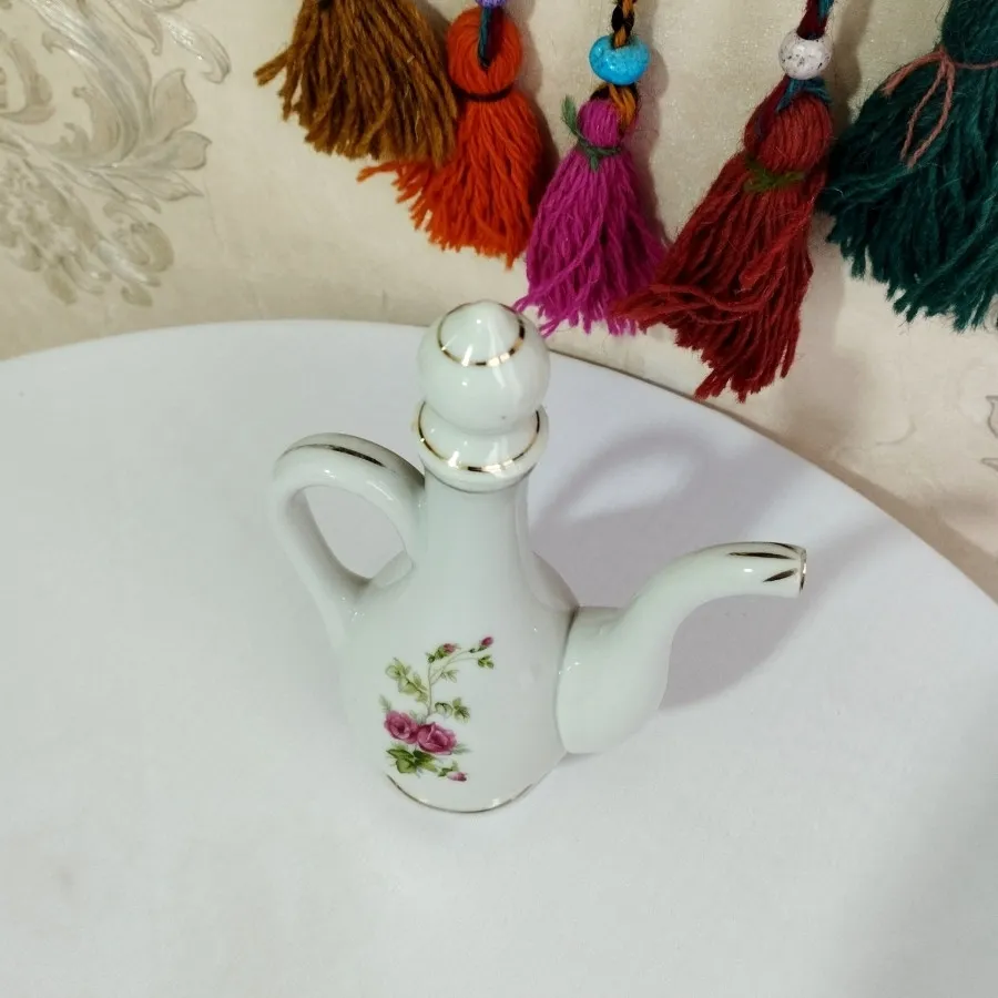 گلابدان گلسرخی