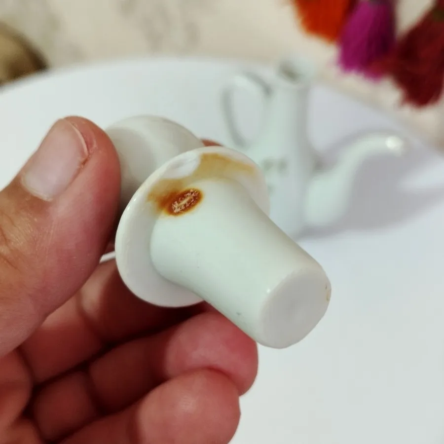 گلابدان گلسرخی