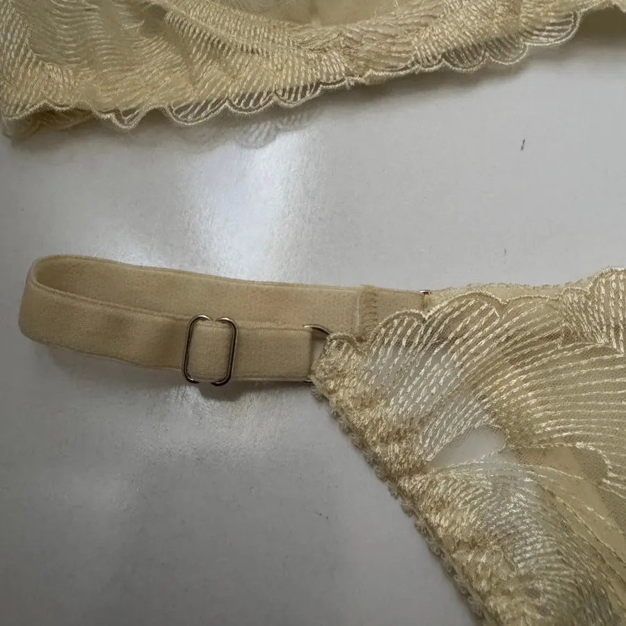 ست سوتین و شورت زرد