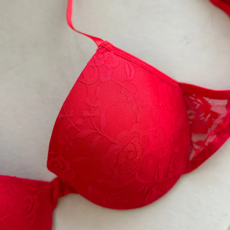 سوتین لاسنزا