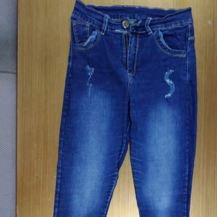 تعدادی شلوار در حد نو