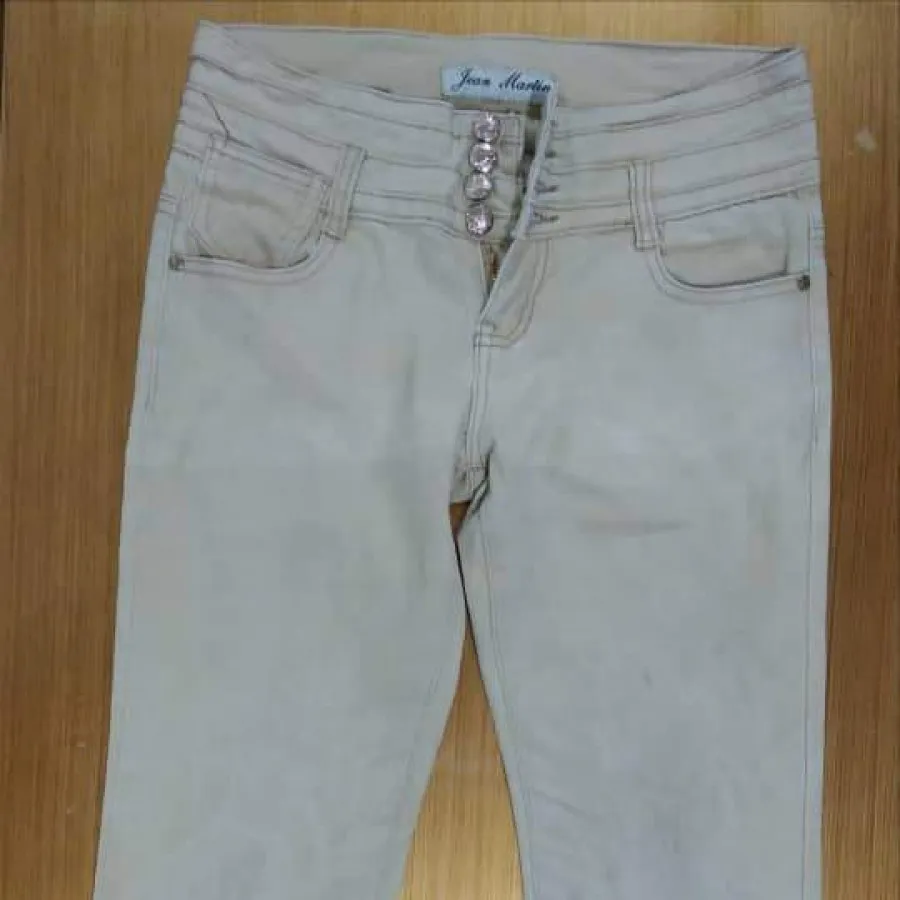 تعدادی شلوار در حد نو