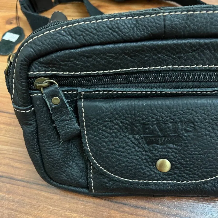 کیف چرم Levi’s