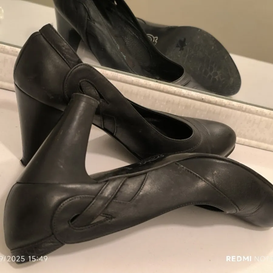 کفش پاشنه بلند چرم