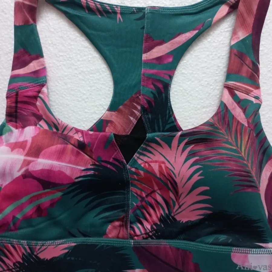 نیم تنه ورزشی