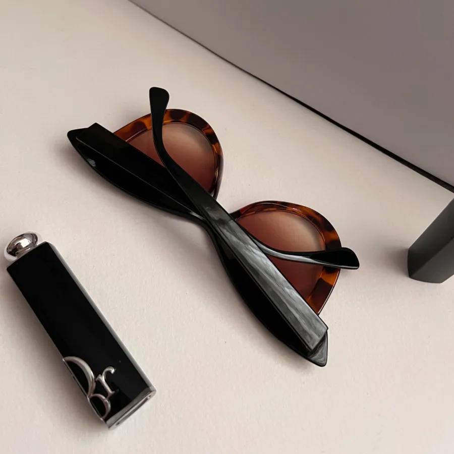 عینک گربه ای