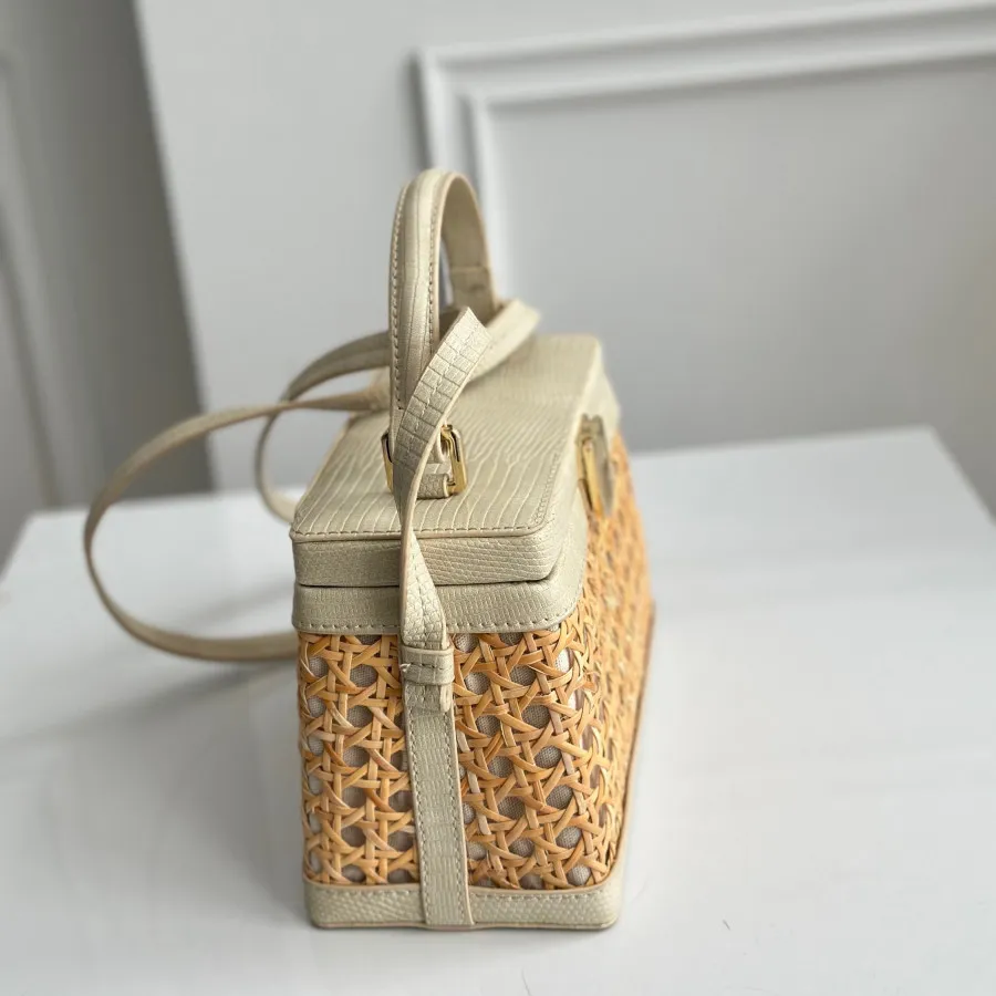 کیف حصیری زارا